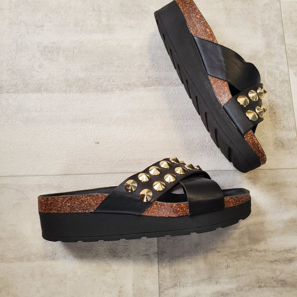Studded slides - Picture 2 of 4